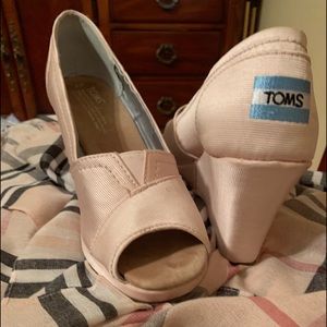 Toms shoes